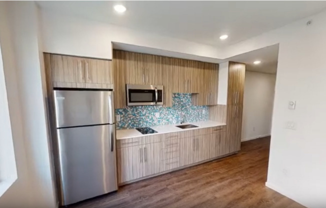 Studio, 1 bath, 272 sqft, $1,200, Unit 302