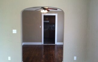 2 beds, 1 bath, $975