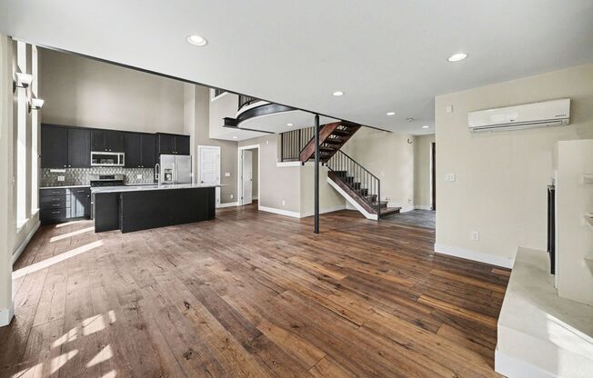 Stunning Luxury Home in Sunnyside **Move-In Special**