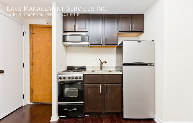 1430 N DEARBORN PKWY