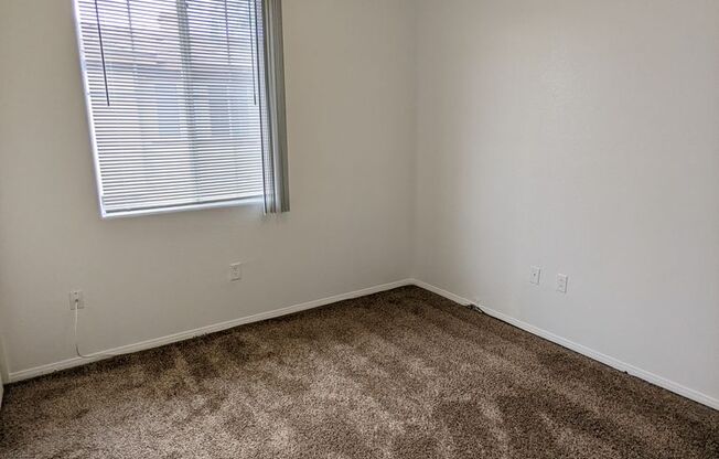 3 beds, 2 baths, $1,650, Unit # 203