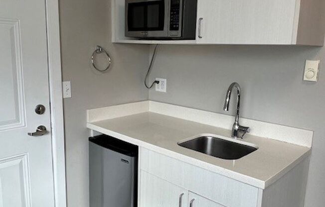 Studio, 1 bath, 172 sqft, $825, Unit C5