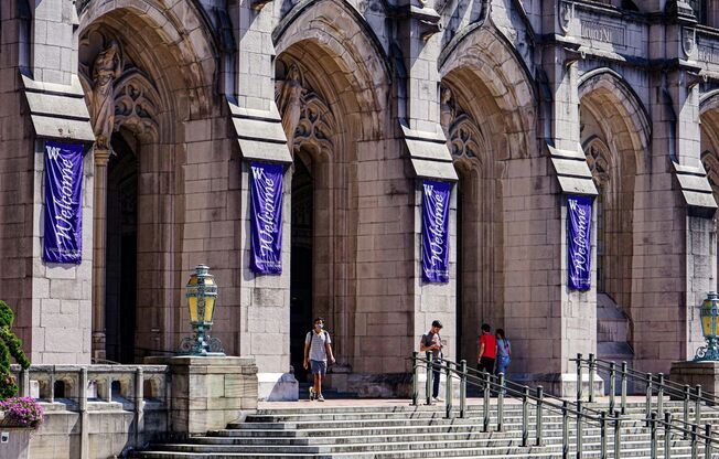 Studio, 1 bath, 330 sqft, $1,789, Unit 201