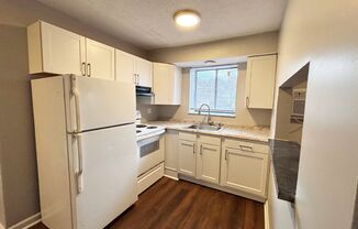 2 beds, 1 bath, 800 sqft, $1,095, Unit 3253-01