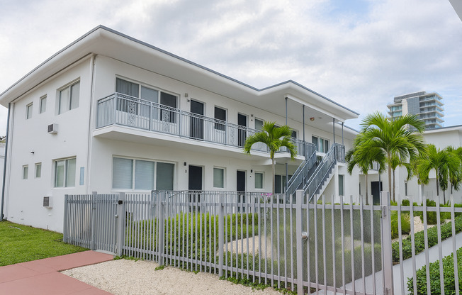 6877 Abbott Ave Miami Beach, FL 33141