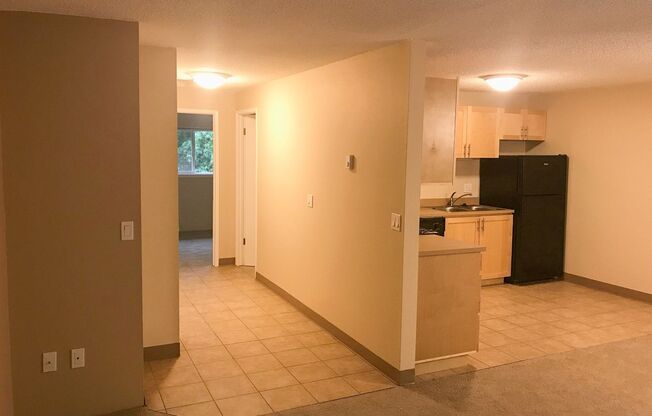 Great 1 Bedroom Overlooking Kelly Creek!