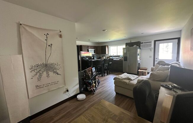 2 beds, 1 bath, $1,150