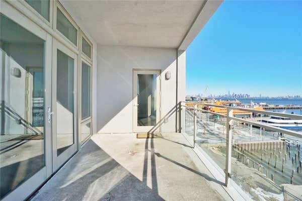 90 Bay Street Landing