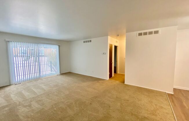 2 beds, 1 bath, 850 sqft, $1,295, Unit 901