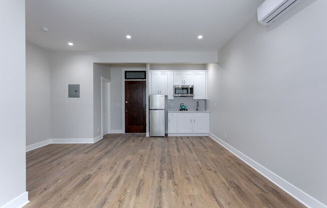 Studio, 1 bath, 388 sqft, $2,100, Unit 104