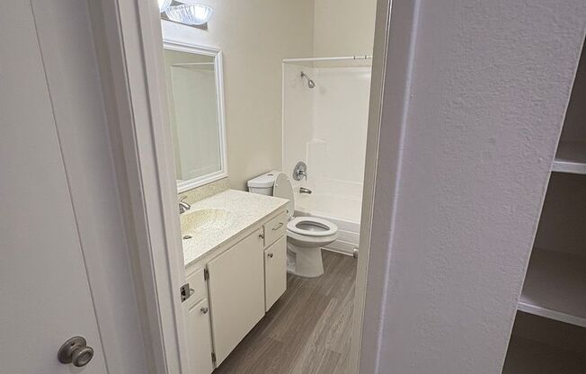 1 bed, 1 bath, 700 sqft, $2,010, Unit 433