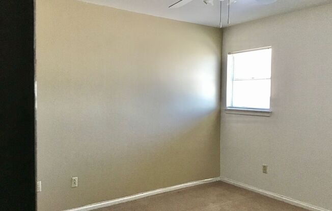 2 beds, 1 bath, 850 sqft, $1,149, Unit 48