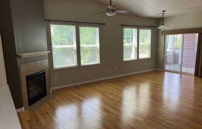 Fantastic 2 bedroom Condo Avail NOW