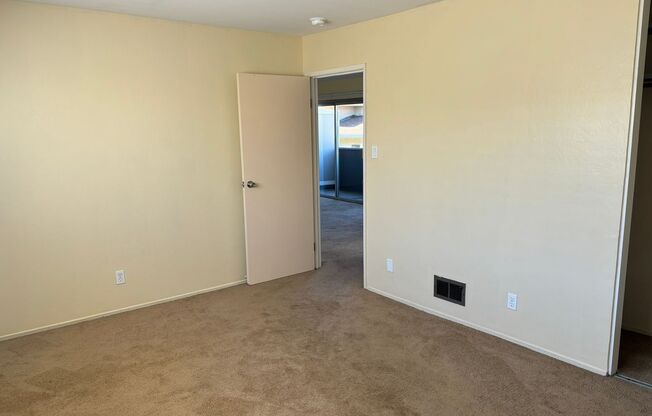 1 bed, 1 bath, 700 sqft, $2,350