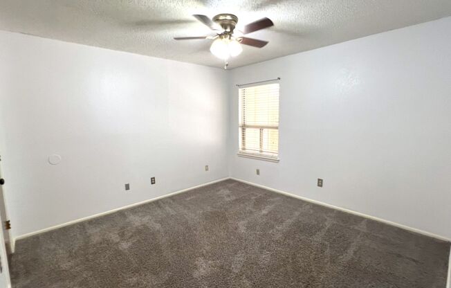 3 beds, 2 baths, $1,250