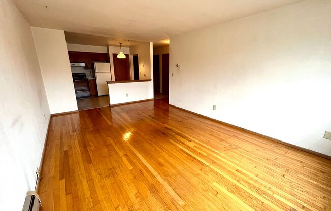 1 bed, 1 bath, $1,015, Unit 13