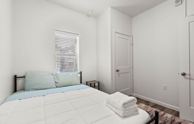 3 beds, 2 baths, 1,450 sqft, $1,400, Unit #206