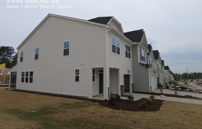 4944 ARKOSE DR