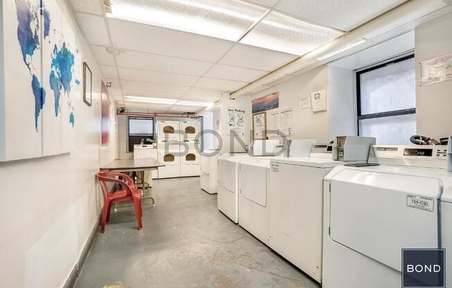 3 beds, 1 bath, $5,995, Unit 903