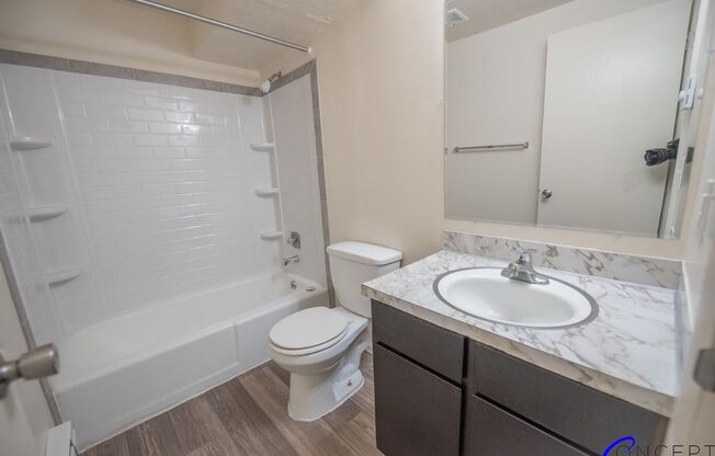 2 beds, 1 bath, 840 sqft, $1,210, Unit 36