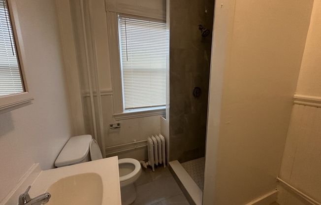 1 bed, 1 bath, 600 sqft, $1,900, Unit 4