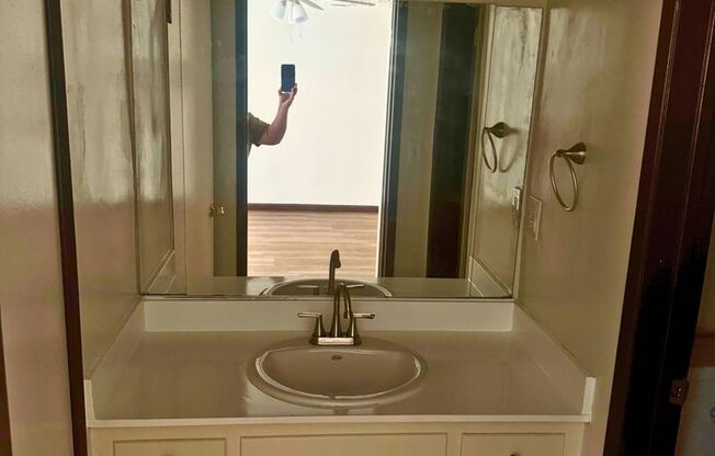 Cute Move-In Ready Studio Apartment