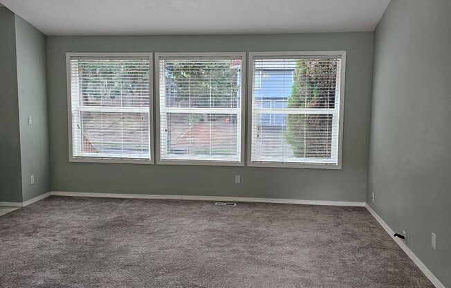 COZY, CUTE & CHARMING IN TUALATIN