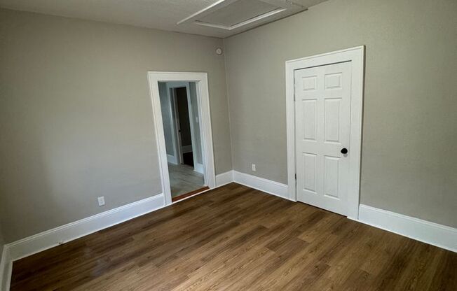 3 beds, 1 bath, $1,299