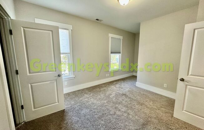 3 beds, 2 baths, $3,285