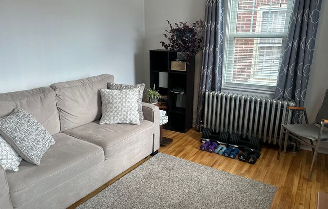 3 beds, 1 bath, $1,800