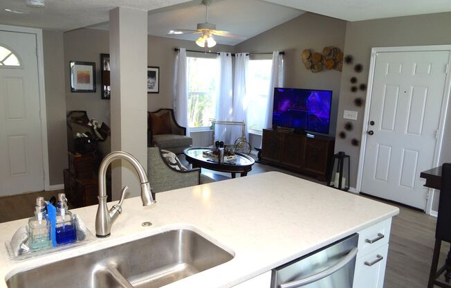 3 bed 2.5 bath home only 1.5 miles to the beach