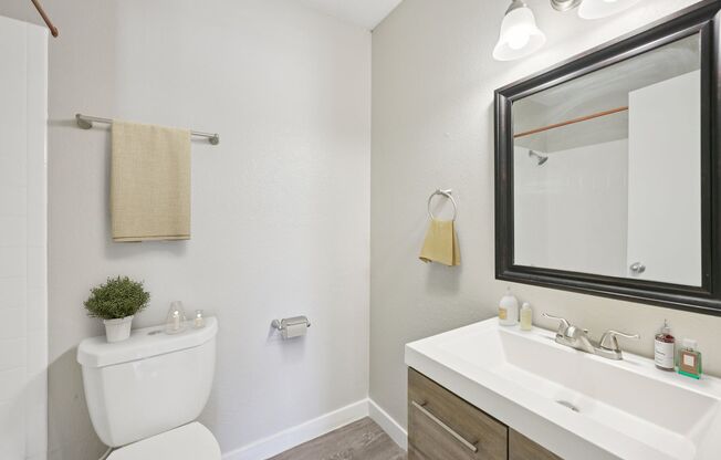 2 beds, 2 baths, 1,025 sqft, $1,399, Unit 1037