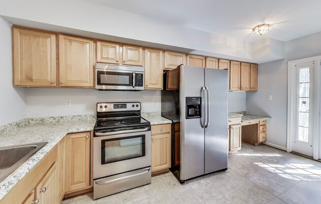 2 beds, 2 baths, $2,400