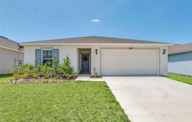 Beautiful 3 Bedroom/2 Bathroom Home in Haines City