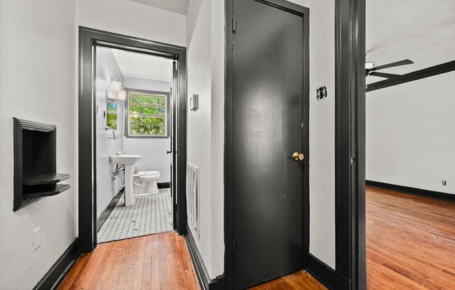 Great location in the Heart of Mid City!