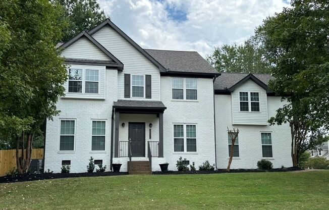 Gorgeous 4 bedroom/2 1/2 bath Brick Home in Franklin!