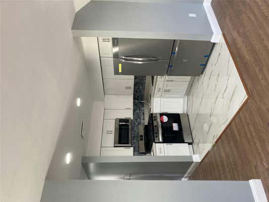 3 beds, 1 bath, 940 sqft, $3,500, Unit 2