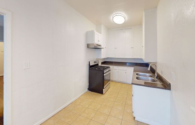 CCD - Country Club Dr. Apts.