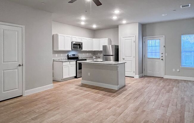 Charming Townhome Near I-35 & Randolph AFB