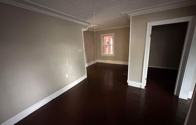 3 beds, 1 bath, $1,250, Unit Unit 1