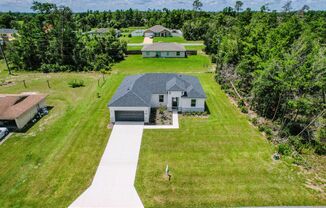 Stunning rental on oversized home site in Ocala