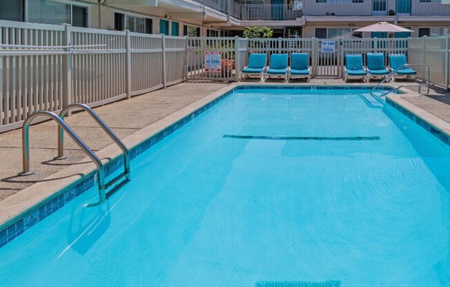 2 beds, 1 bath, 880 sqft, $2,295, Unit 24