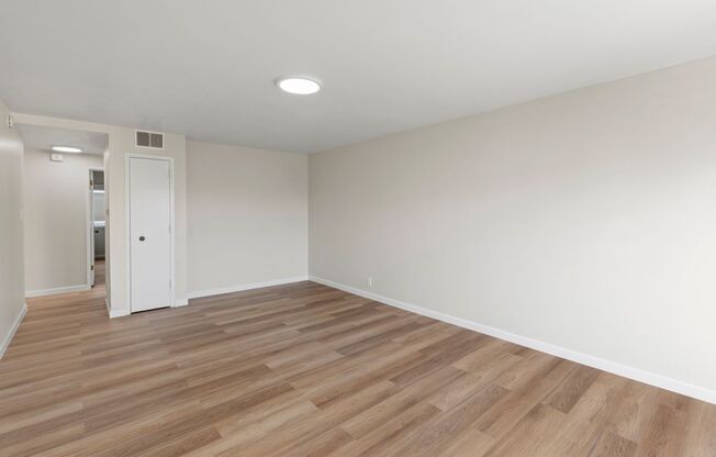 230 12th Avenue (389r)