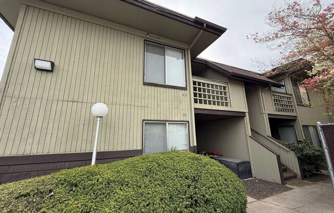 1 bed, 1 bath, $925, Unit 62