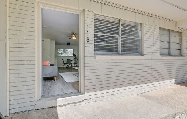 2 beds, 1.5 baths, 1,042 sqft, $1,450, Unit 115