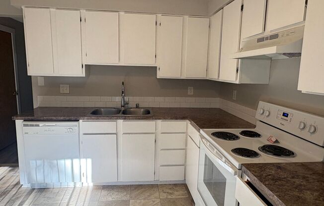 CCH5114--Apple Knoll Townhomes