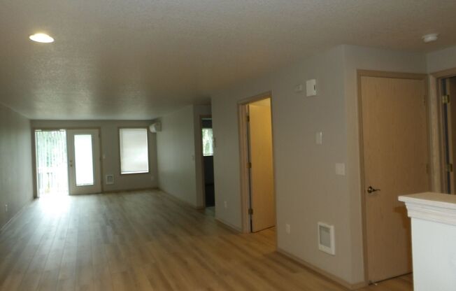 2 beds, 2 baths, 1,240 sqft, $1,940, Unit R77