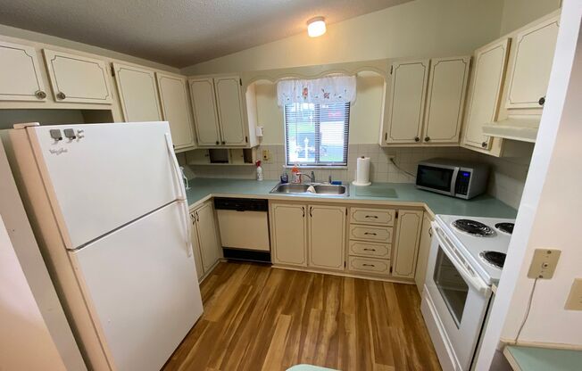 2 beds, 2 baths, $1,650