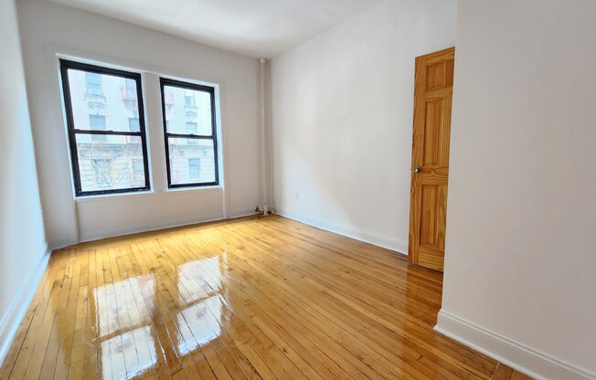 4 beds, 1 bath, $4,200, Unit 3-A