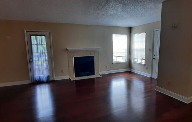 Beautiful 2 bed/2bath condo
